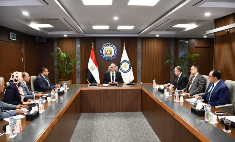 اجتماع وزير البترول باعضاء البرلمان